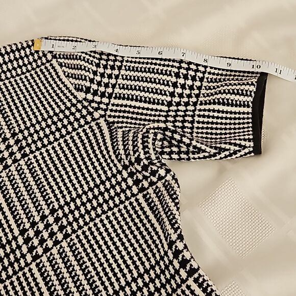 Chaps Women's Petite Houndstooth Sweater Pencil Midi Dress - Picture 9 of 16